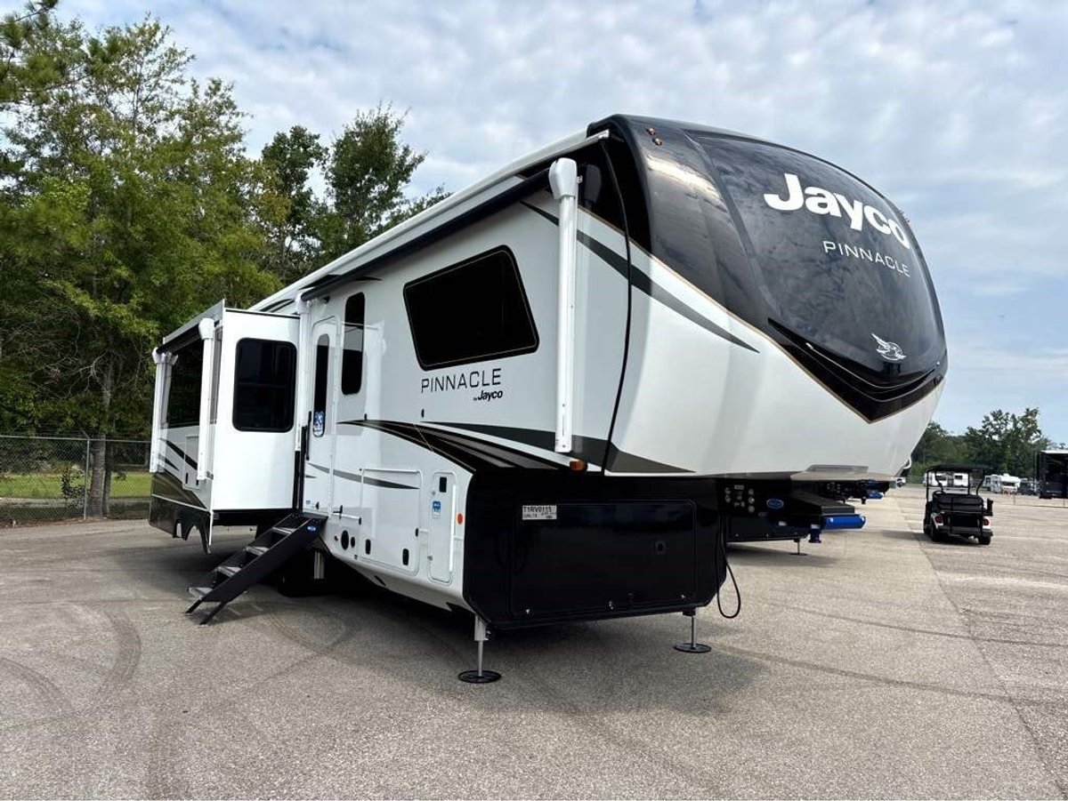 2026 Jayco Pinnacle