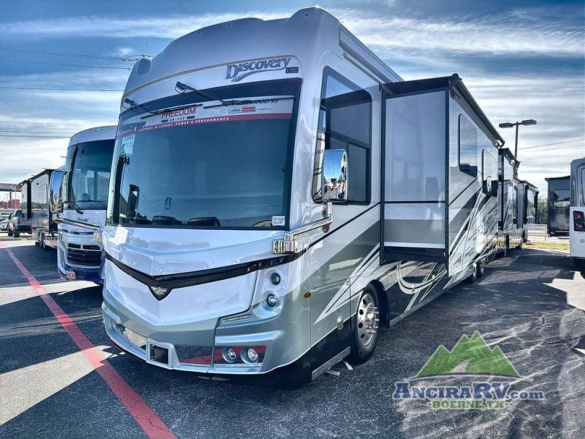 2026 Fleetwood RV Discovery LXE