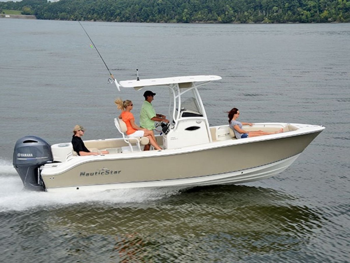 2017 NauticStar 2302 Legacy