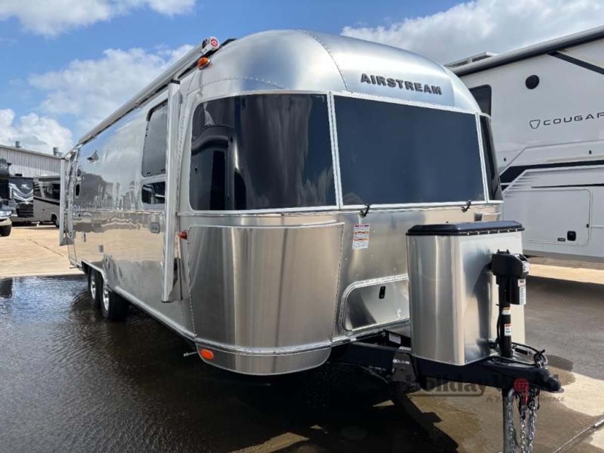 2025 Airstream Globetrotter