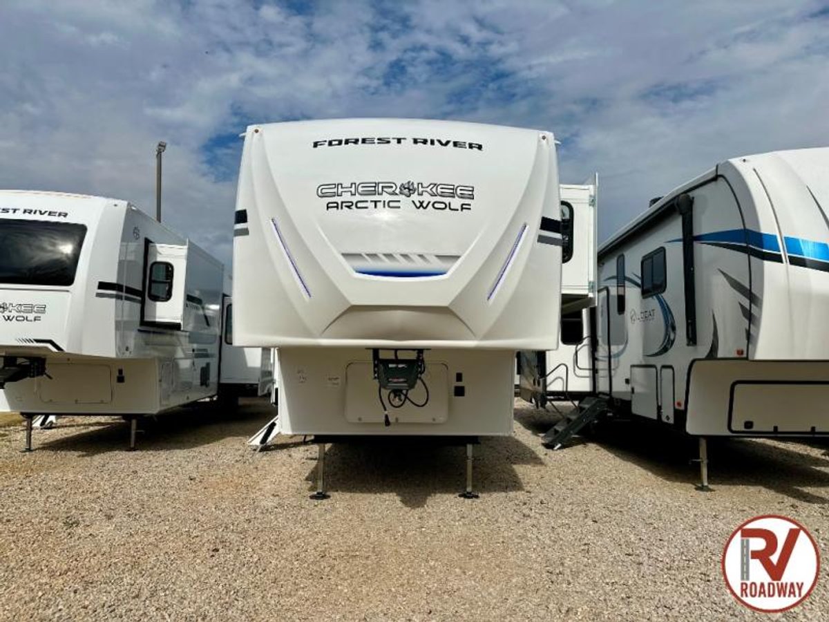2026 Cherokee Arctic Wolf 38DST
