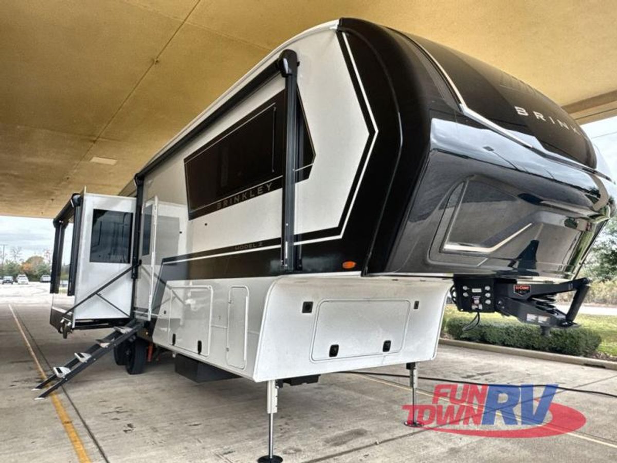 2026 Brinkley Model Z