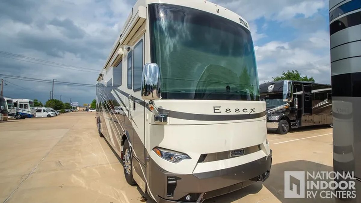 2025 Newmar Essex