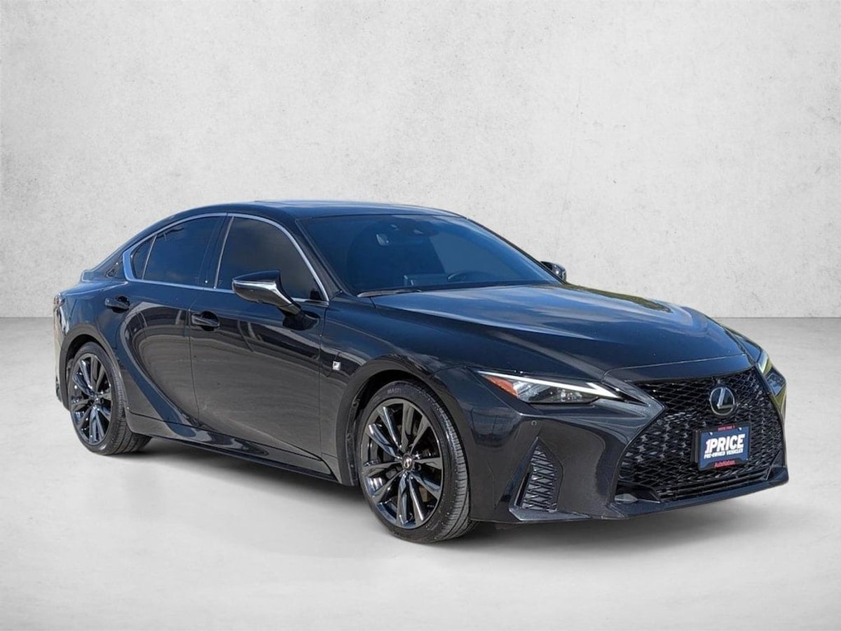 2023 LEXUS IS