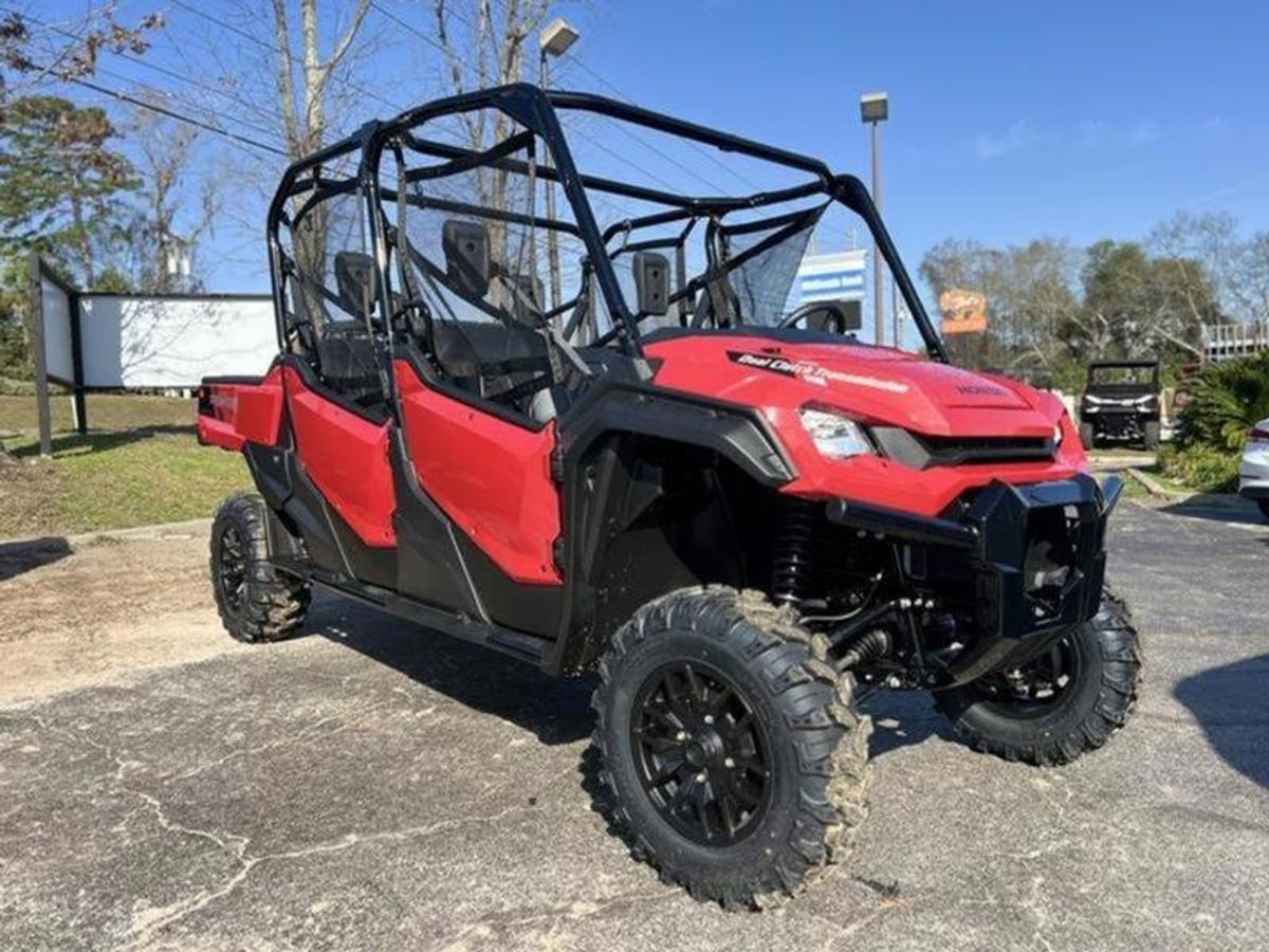 2025 Honda Pioneer 1000-6 Deluxe Crew