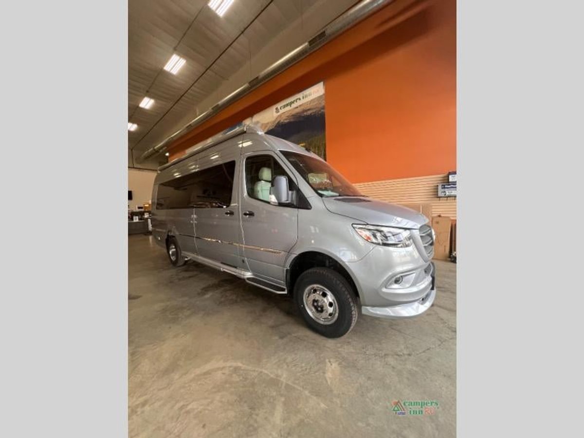 2025 Airstream Interstate