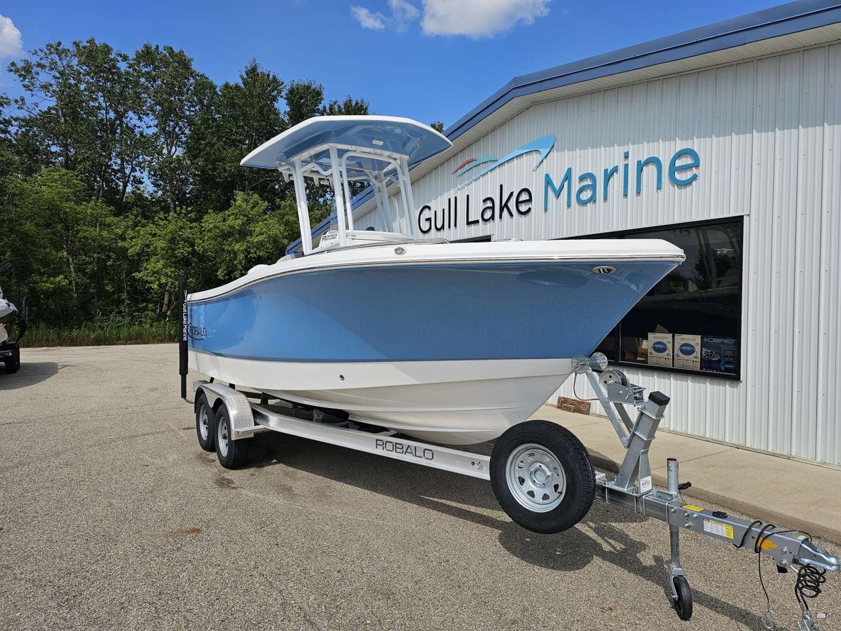 2026 Robalo R232 EX