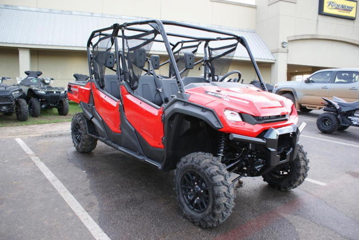 2025 Honda Pioneer 1000-6 Deluxe Crew