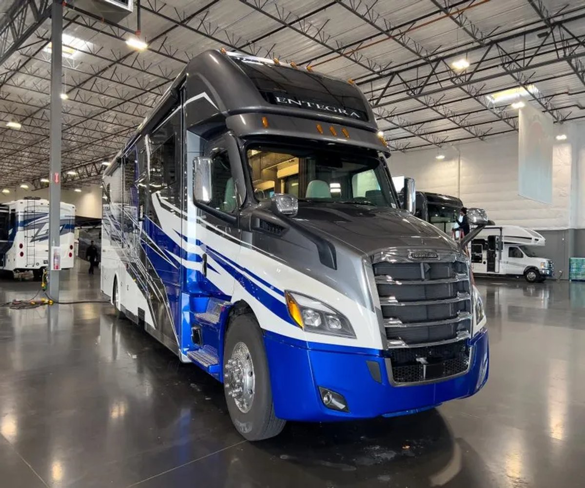 2026 Entegra CENTURION