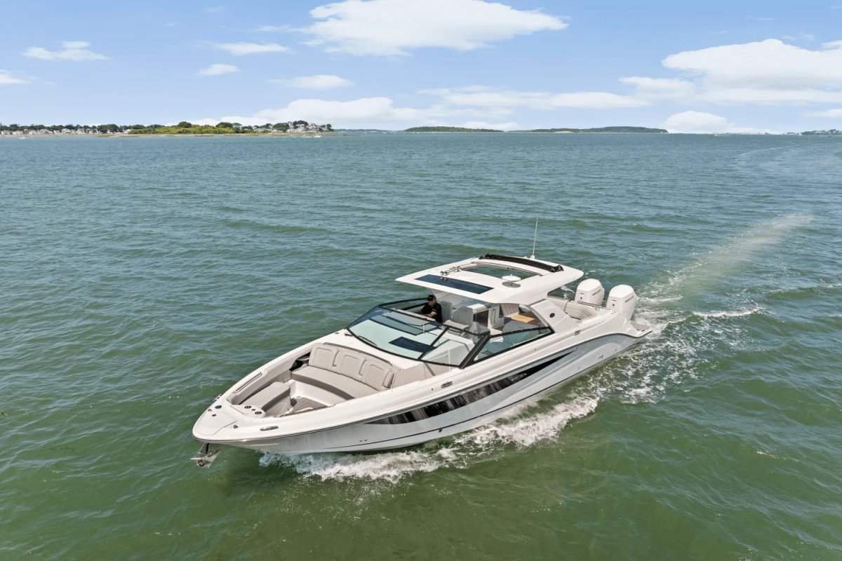 2025 Sea Ray SLX 400 Outboard