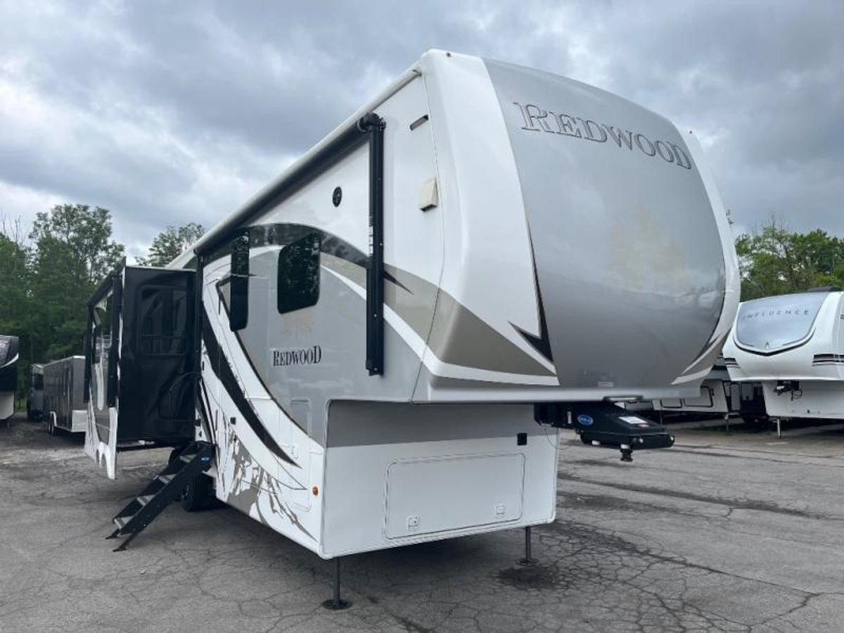 2021 CrossRoads RV Redwood