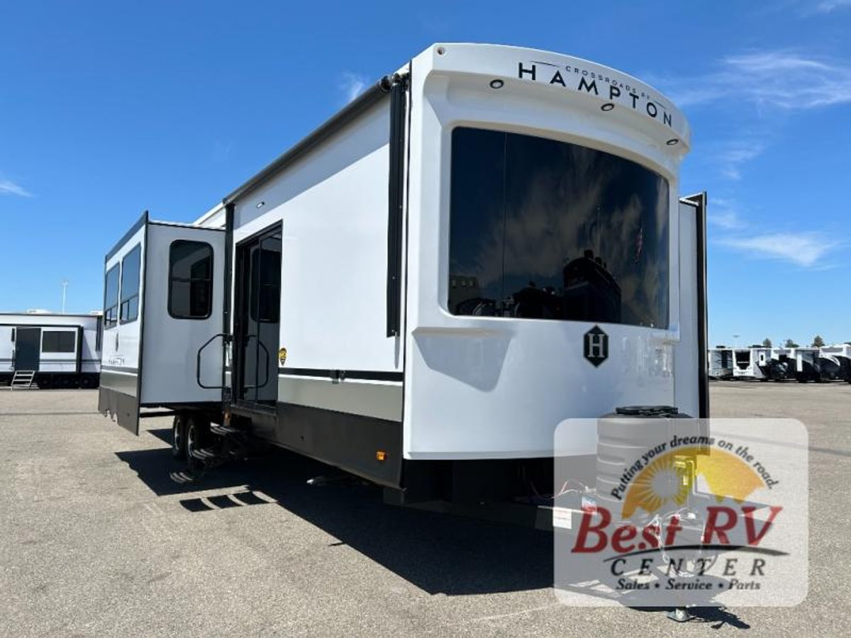 2026 CrossRoads RV Hampton