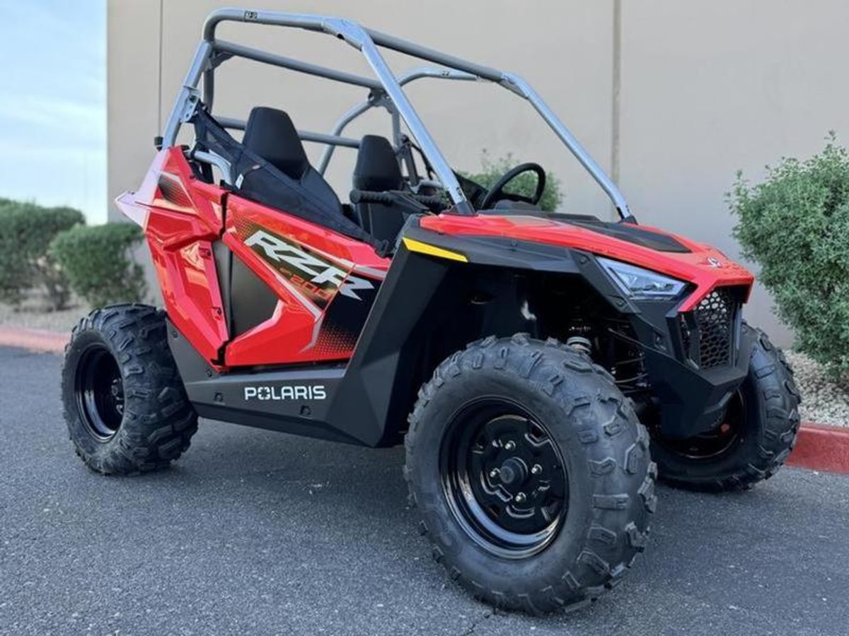 2026 Polaris RZR 200 EFI