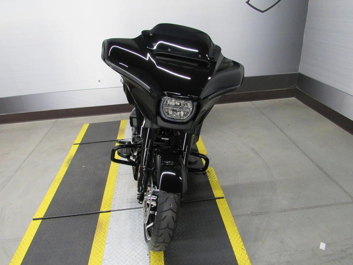 2025 Harley-Davidson FLHX - Street Glide