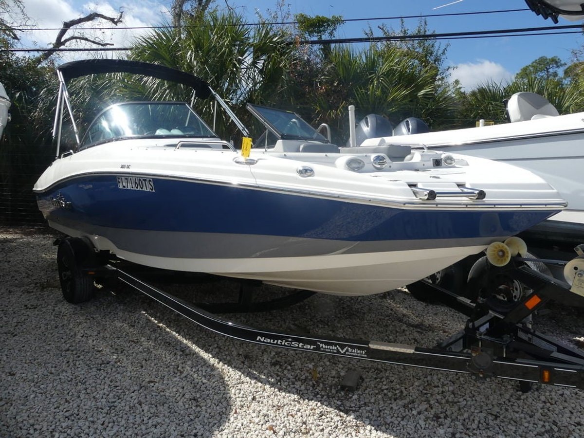 2022 NauticStar 203 DC