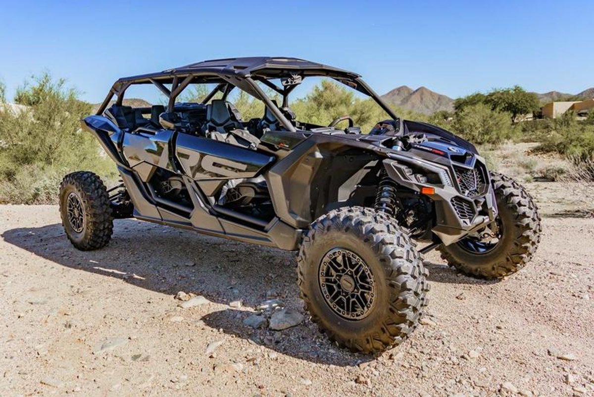 2026 Can-Am Maverick X3 Max X RS Turbo RR Triple Black_4.5 in