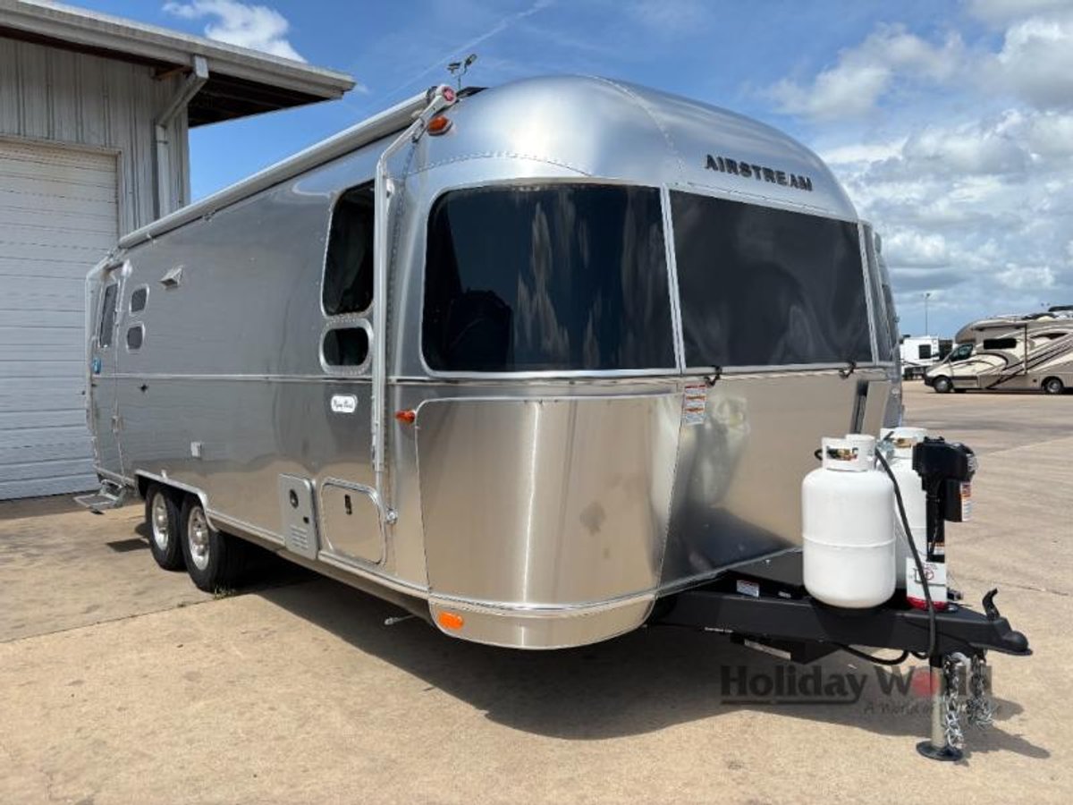 2025 Airstream Flying Cloud