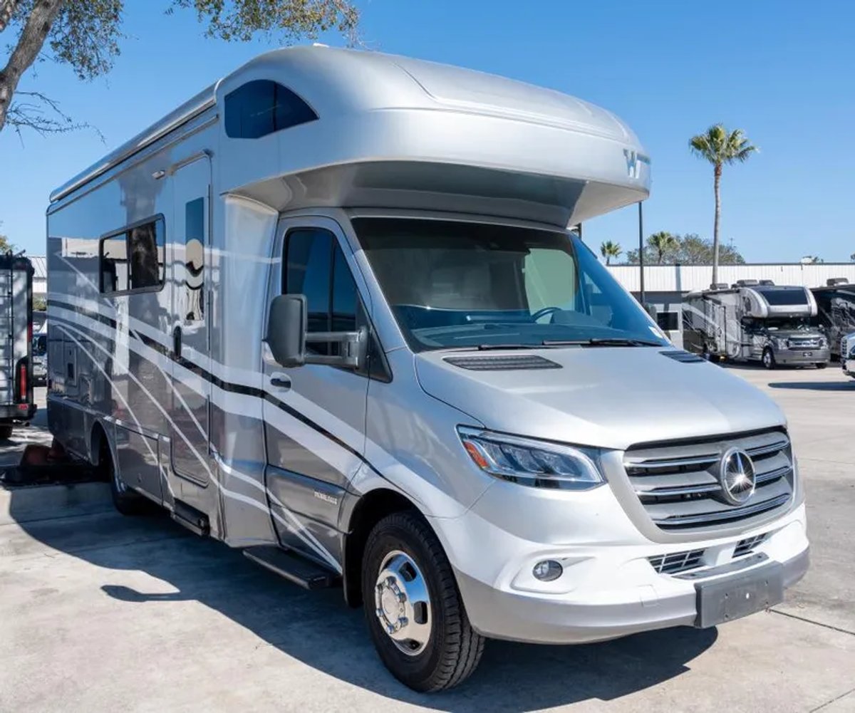 2022 Winnebago NAVION