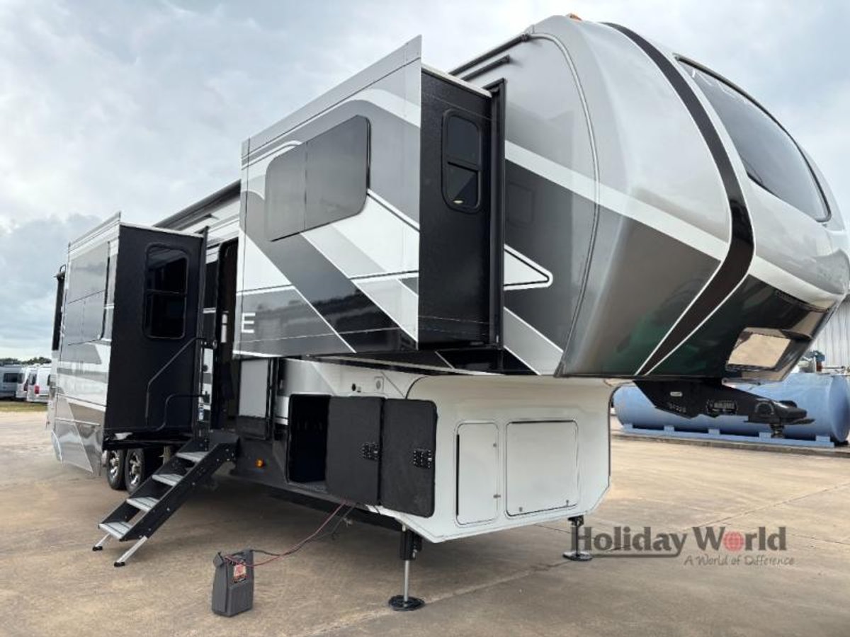 2025 Keystone Alpine