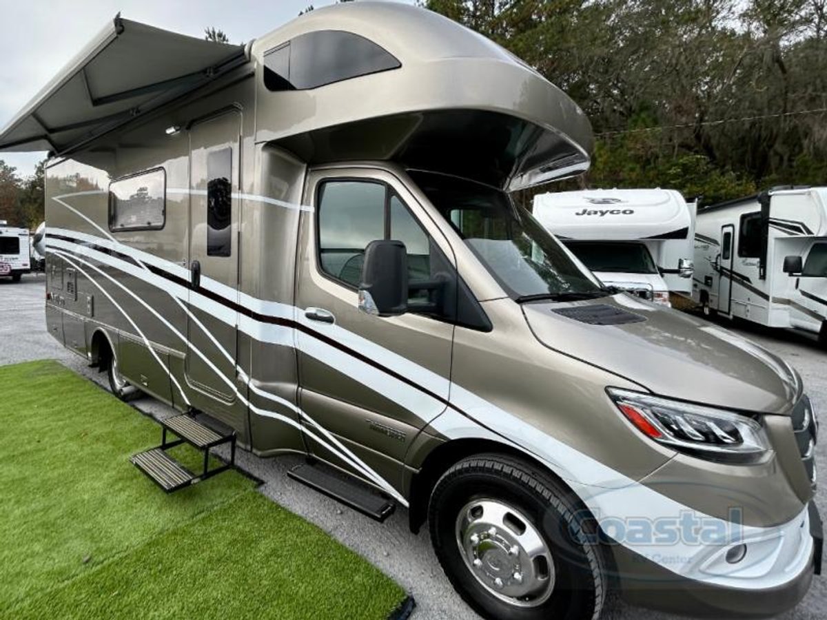 2021 Winnebago Navion