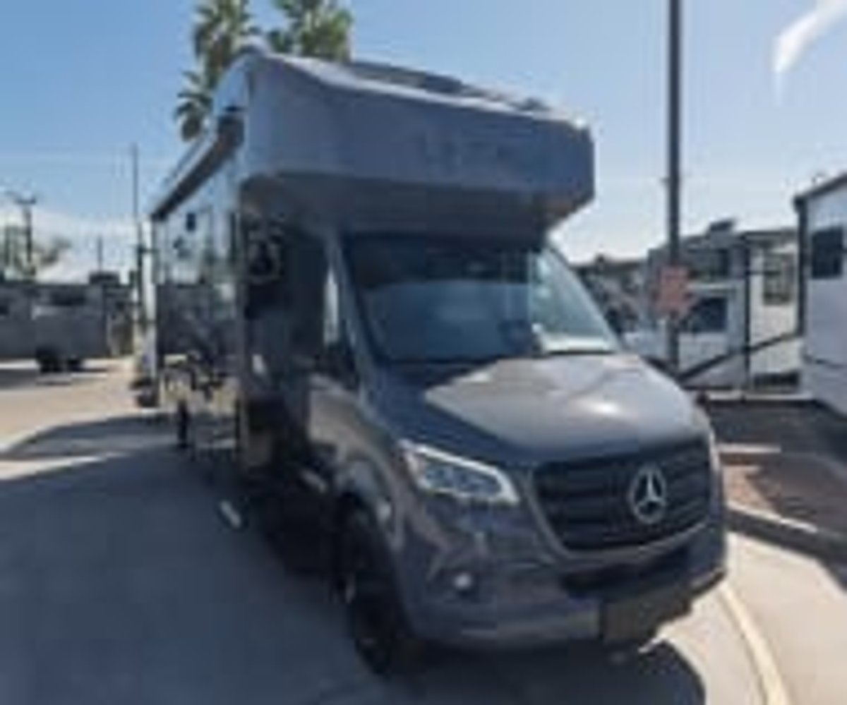 2026 Grand Design LINEAGE SERIES M