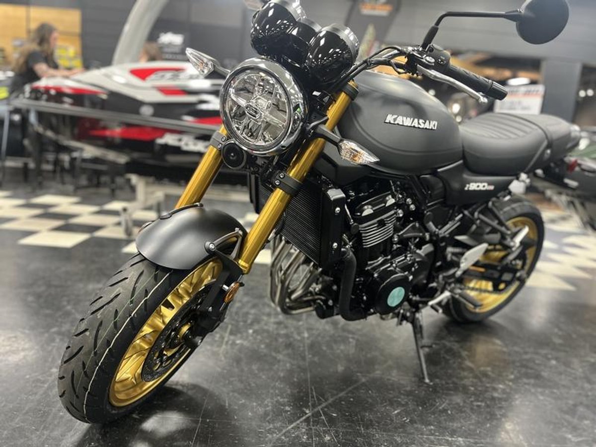 2025 Kawasaki Z900RS SE ABS