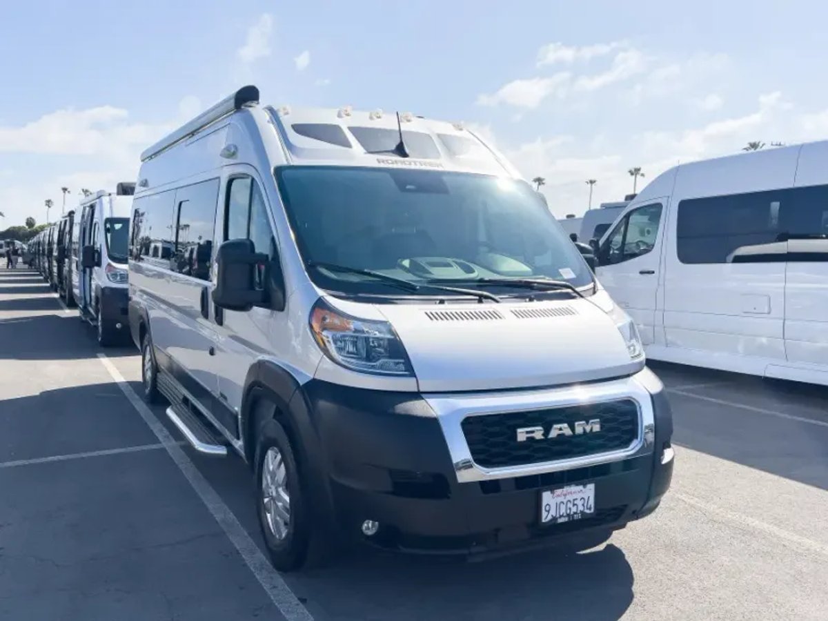 2023 Roadtrek ROADTREK