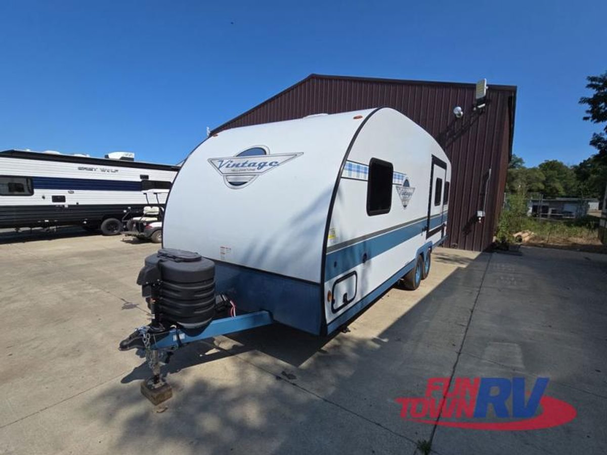 2025 Gulf Stream RV Vintage Yellowstone