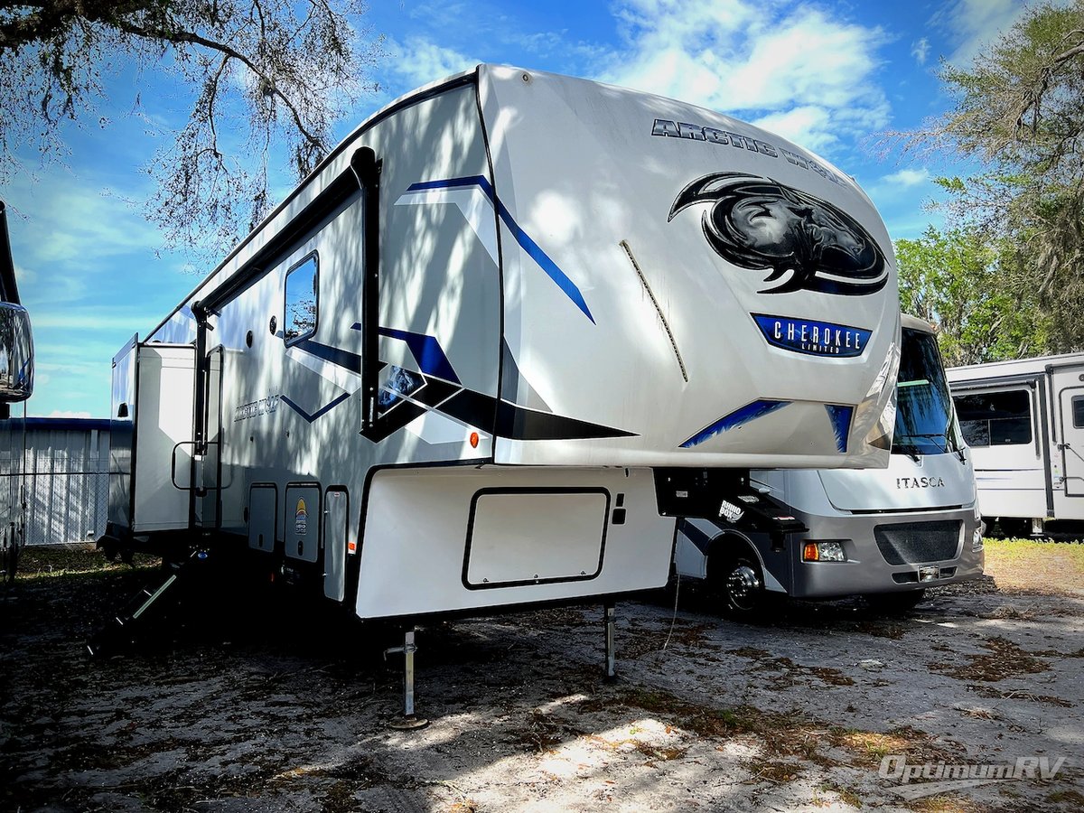 2023 Forest River Cherokee Arctic Wolf Suite
