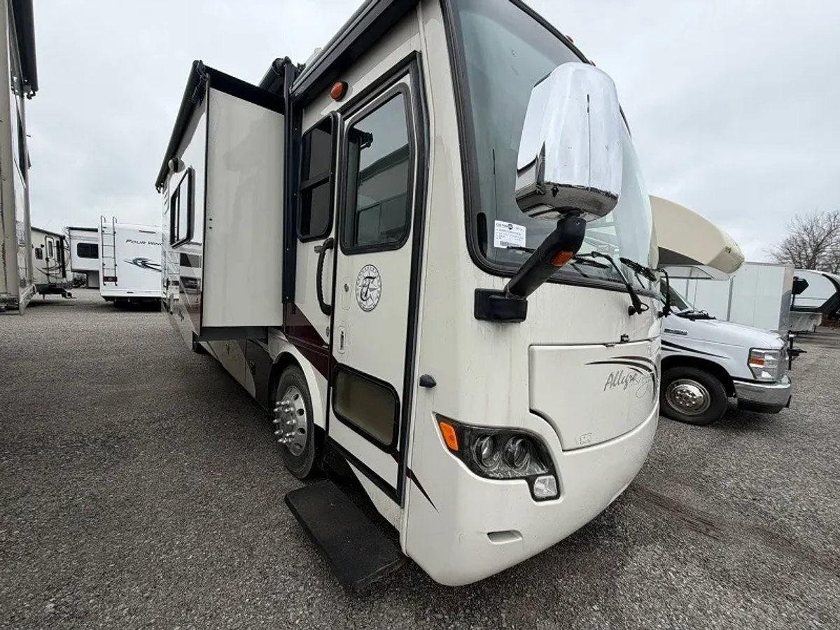 2013 Tiffin Motorhomes Allegro Breeze