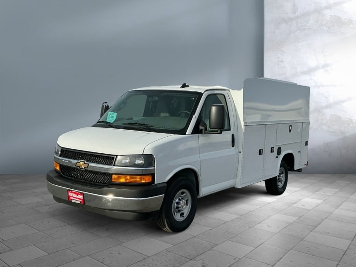 2025 Chevrolet Express Commercial Cutaway