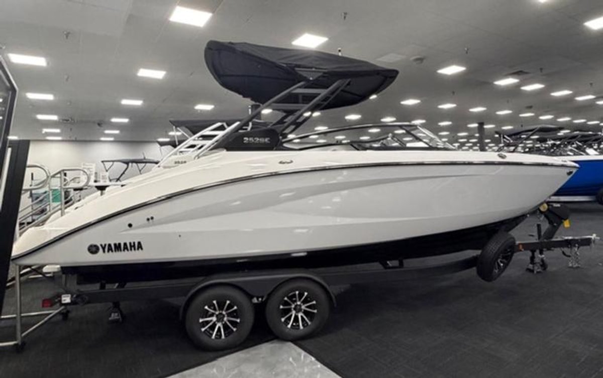 2025 Yamaha BXT1800FLBAP