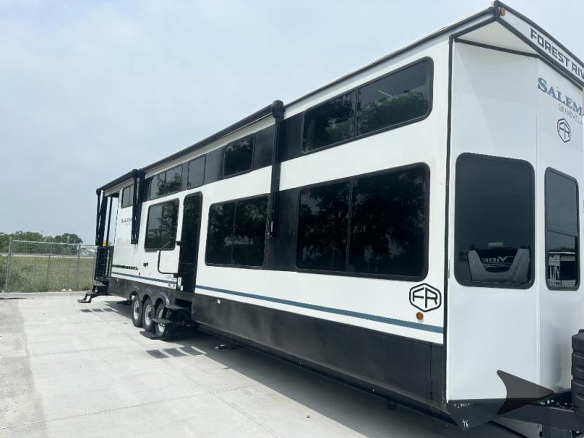 2025 Forest River RV Salem Grand Villa