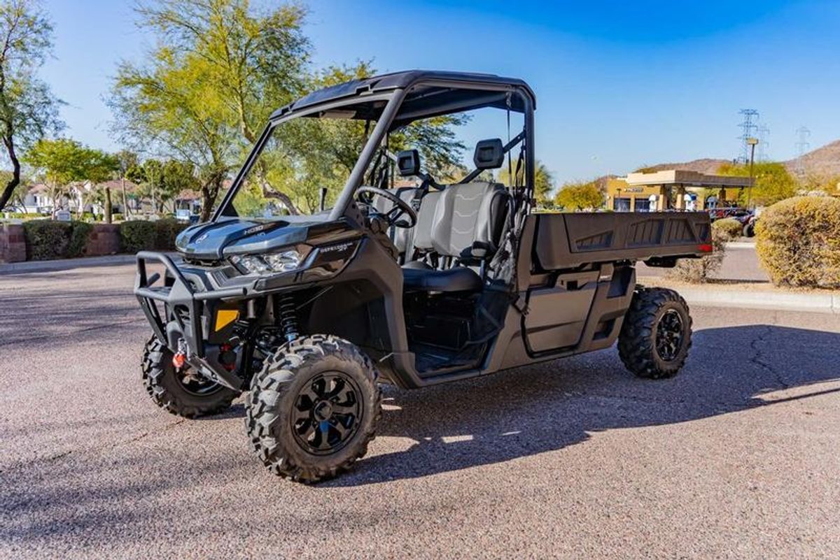 2025 Can-Am Defender PRO XT HD10