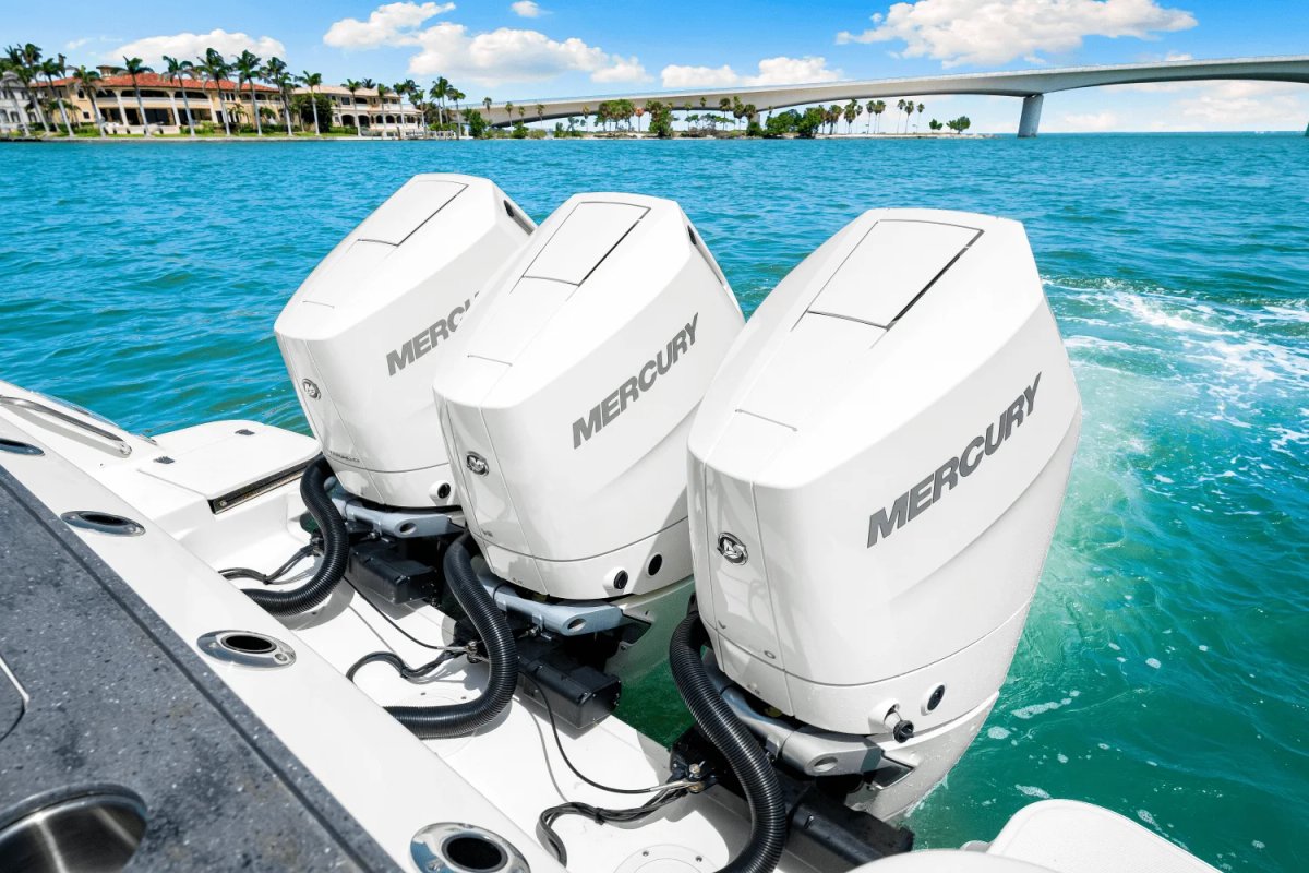 2025 Boston Whaler 365 Conquest