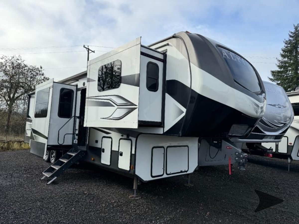 2023 Keystone RV Alpine