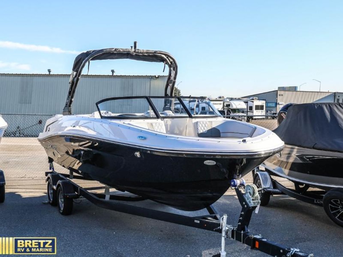2026 Bayliner VR Series