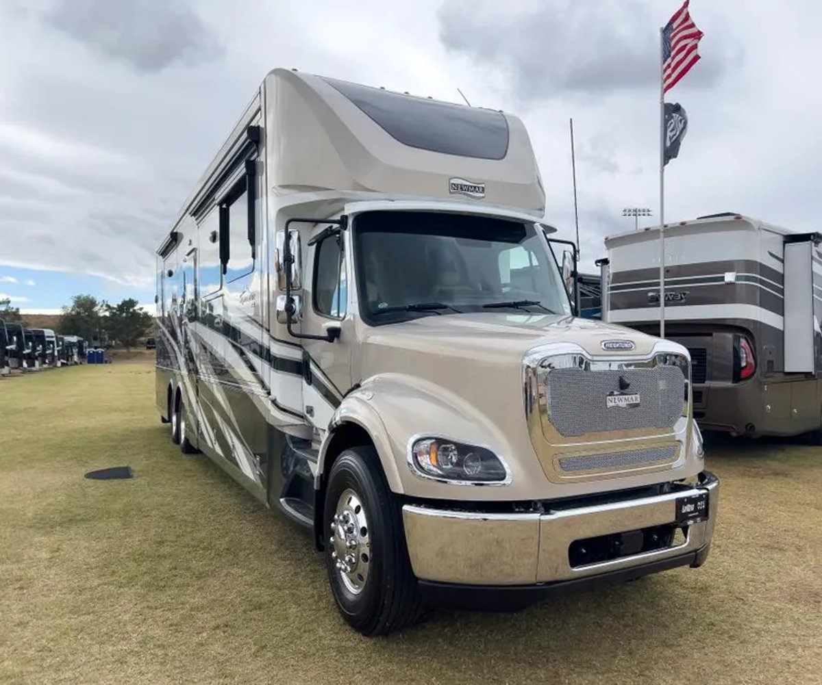 2025 Newmar SUPREME AIRE