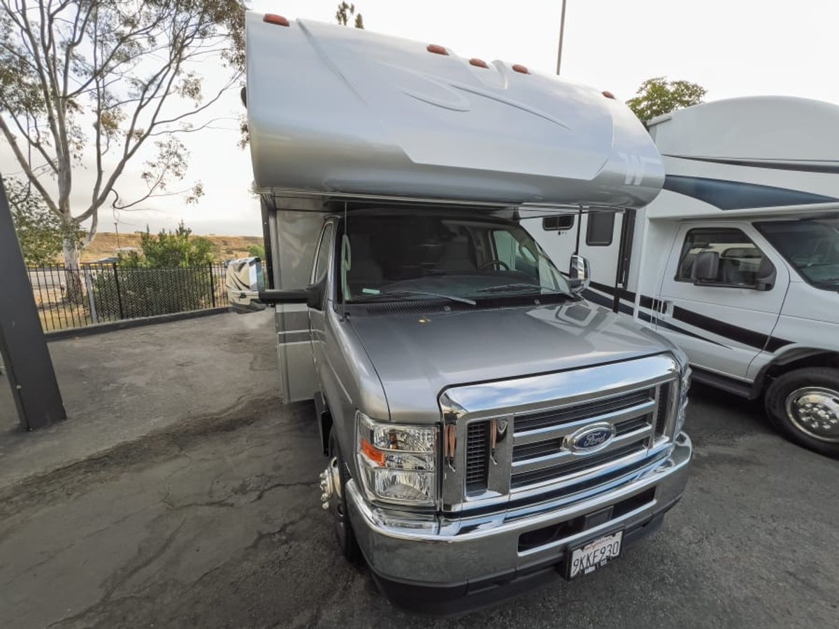 2024 Winnebago MINNIE WINNIE