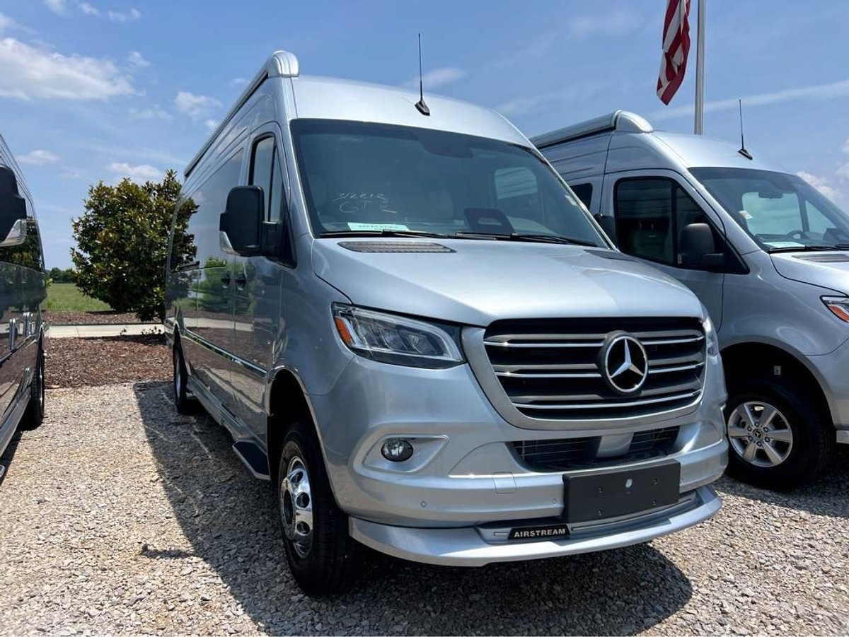 2025 Airstream Interstate