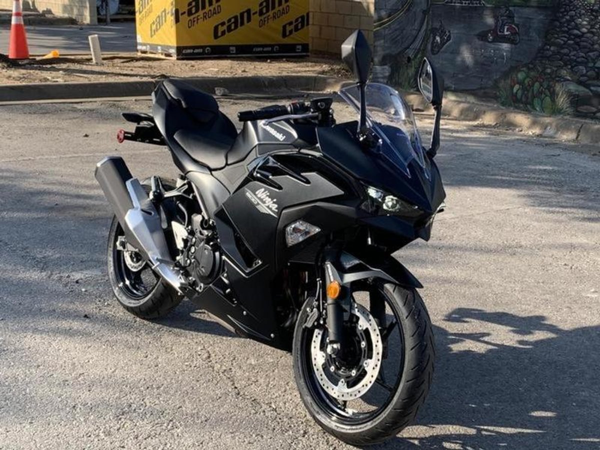 2026 Kawasaki Ninja 500 ABS Metallic Flat Spark Black