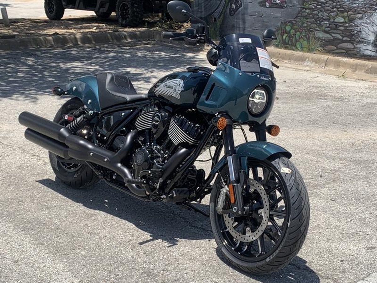 2025 Indian Motorcycle Sport Chief Cascade Green Metallic