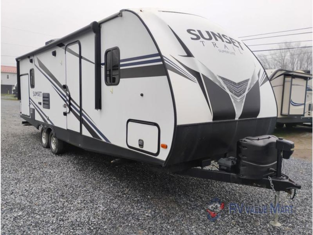 2019 CrossRoads RV Sunset Trail Super Lite2