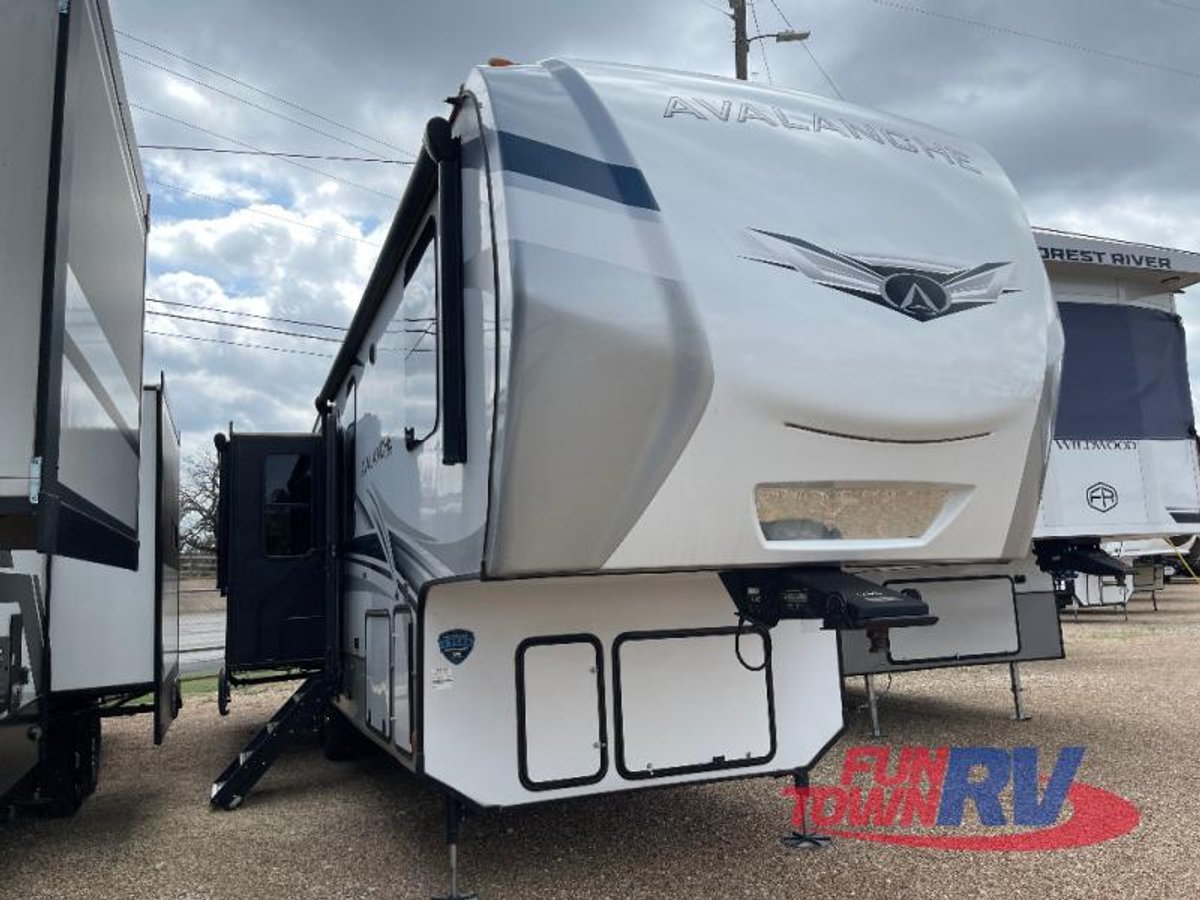 2022 Keystone RV Avalanche
