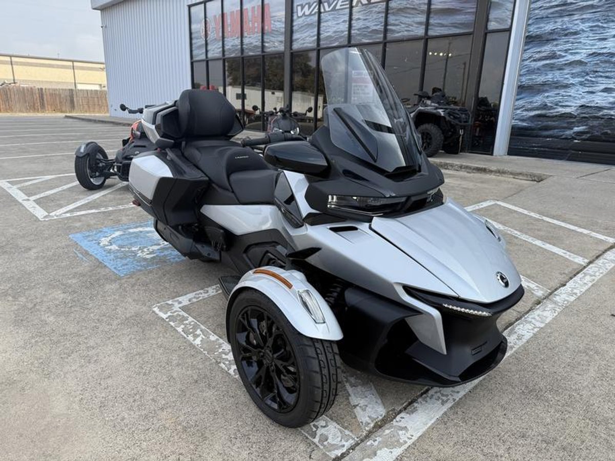 2025 Can-Am Spyder RT Limited Dark Wheels