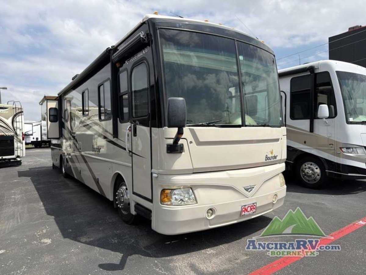 2007 Fleetwood RV Bounder Diesel