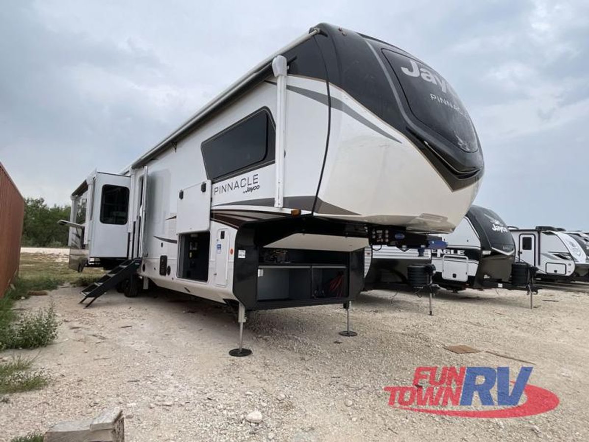 2026 Jayco Pinnacle