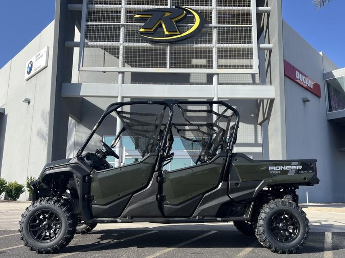 2025 Honda Pioneer 1000-6 Deluxe Crew