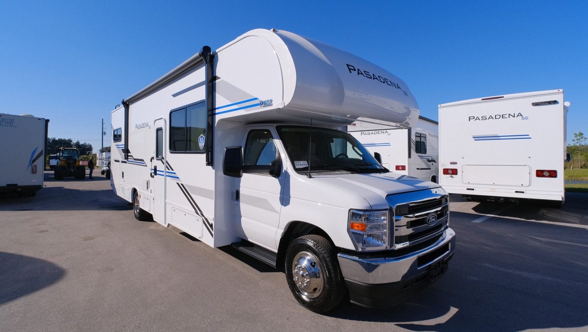 2026 Thor Motor Coach Pasadena SE