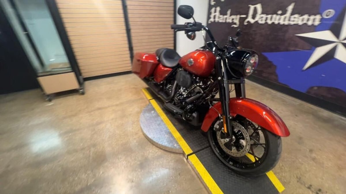 2025 Harley-Davidson FLHRXS - Road King Special